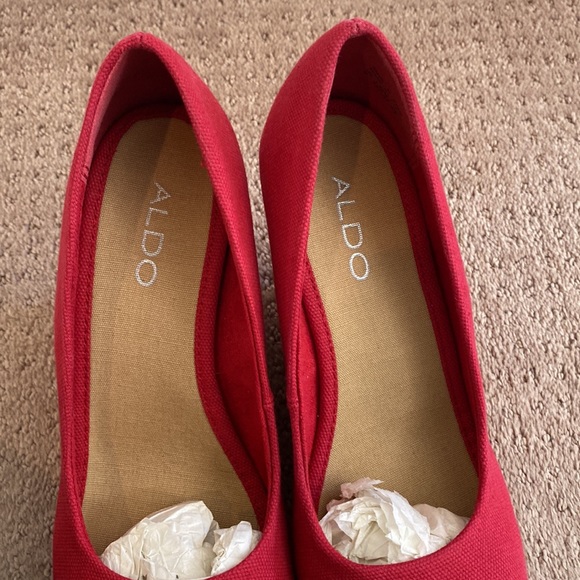 Used them only once at the house.  It is basically new, very comfortable. - Picture 6 of 6